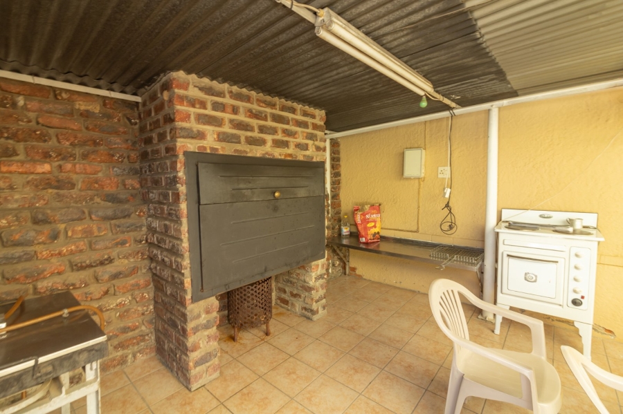 4 Bedroom Property for Sale in Kroonheuwel Free State